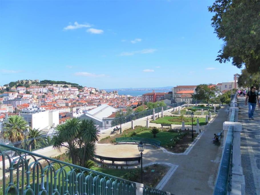 Apartamento Mm3 Baixa Rossio Castle View! Lisboa Exterior foto